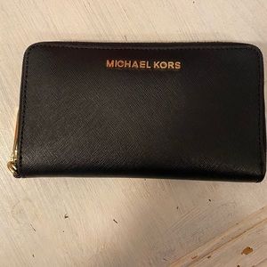Michael kors black wallet